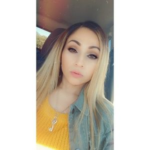 Meet your Posher, Crystal